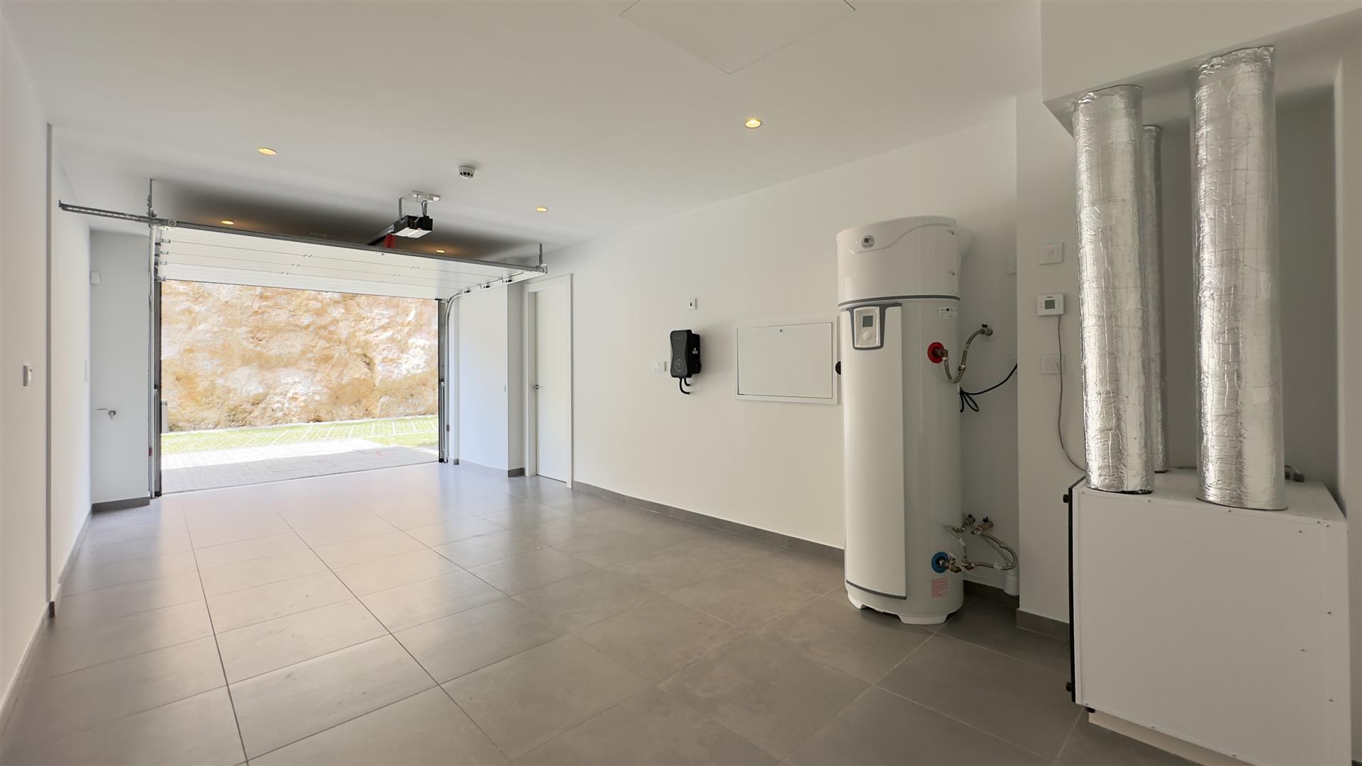 Image of House - 4 Bedrooms - 4 Bathrooms for Rental in North Gorge-Gibraltar, Image 19